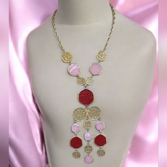Vintage Pink And Red Molded Plastic Necklace - Picture 2 of 11
